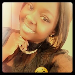 Meet your Posher, Chariti